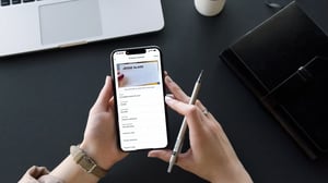 HUBSPOT-BUSINESS-CARD-SCANNER-MOCKUP